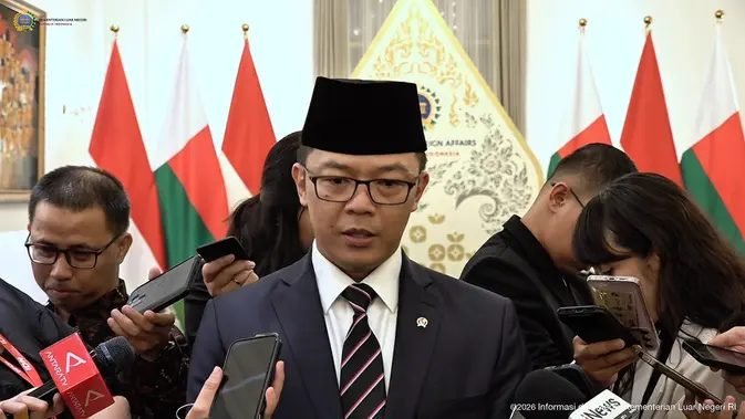 Candaan Prabowo ke Sugiono dan Luhut Warnai Acara Groundbreaking Nikel di Halmahera