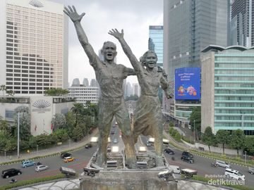 Monumen Selamat Datang Bundaran HI: Simbol Keramahan Indonesia yang Bersejarah